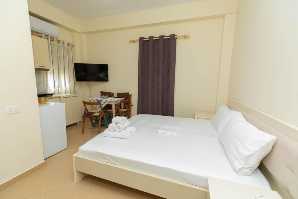 Premier Guest House Вльора Екстер'єр фото