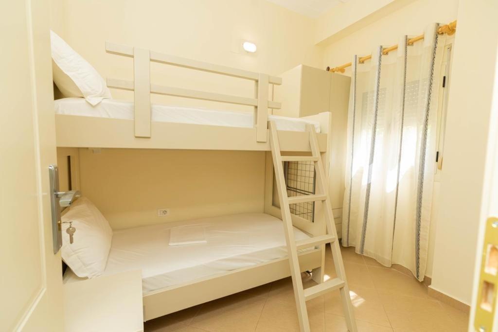 Premier Guest House Вльора Екстер'єр фото