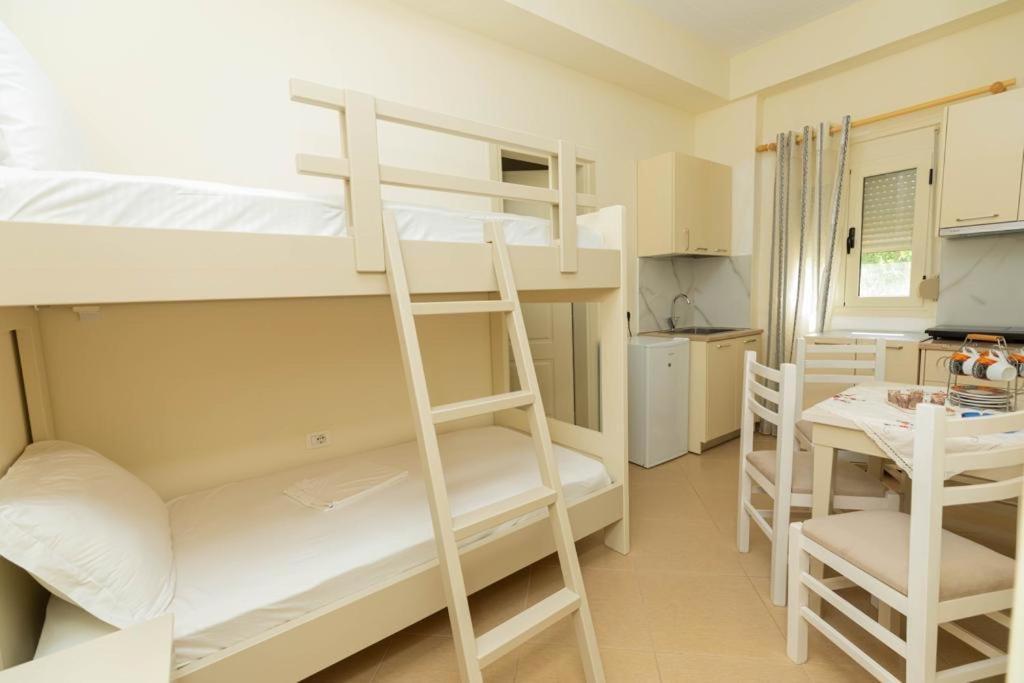 Premier Guest House Вльора Екстер'єр фото